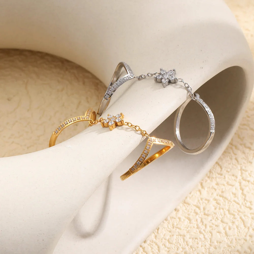 Grian CZ Flower Linked Double Ring