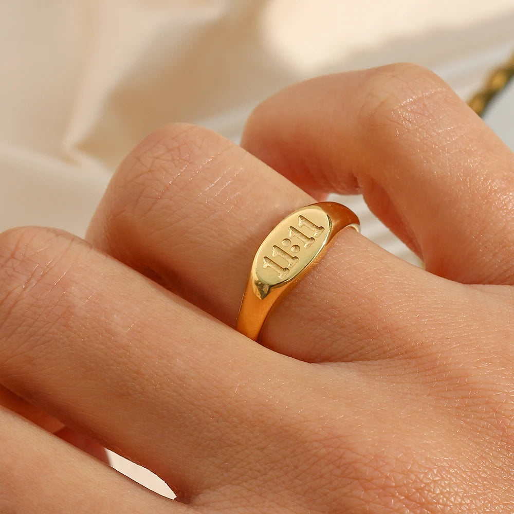 Étaín 11:11 Necklace & Ring Set
