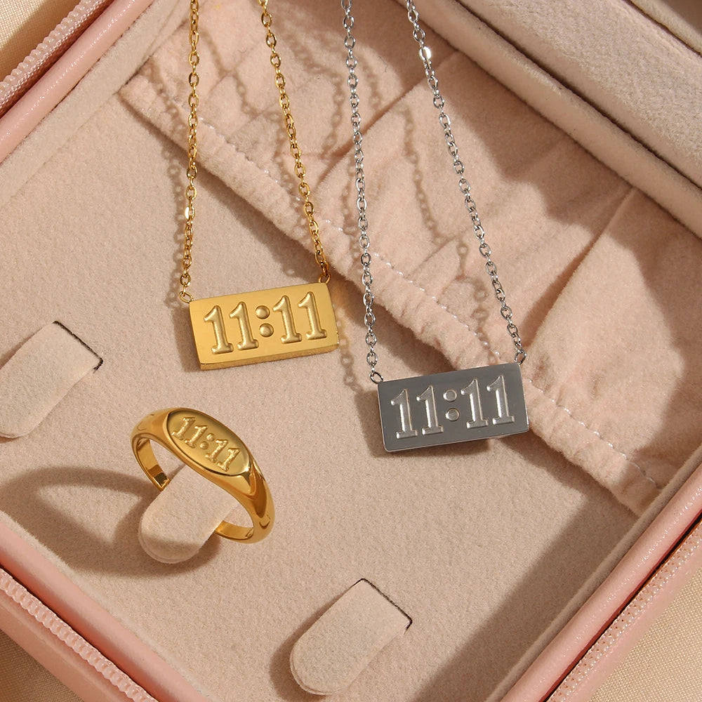 Étaín 11:11 Necklace & Ring Set