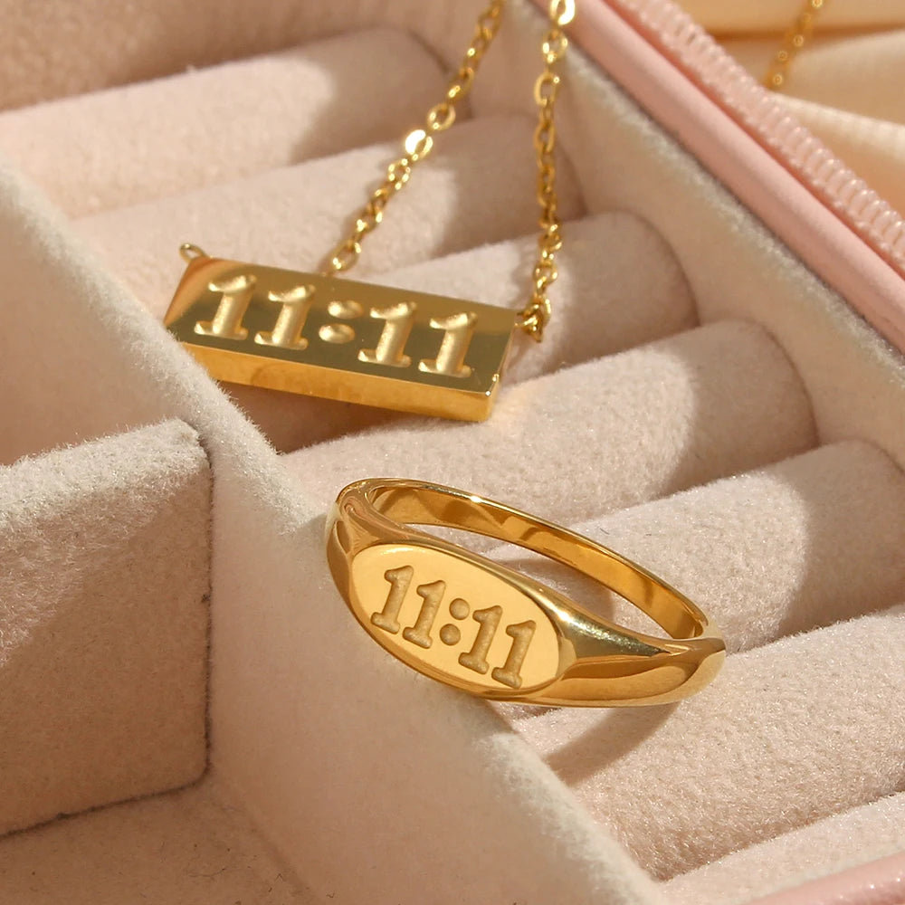 Étaín 11:11 Necklace & Ring Set