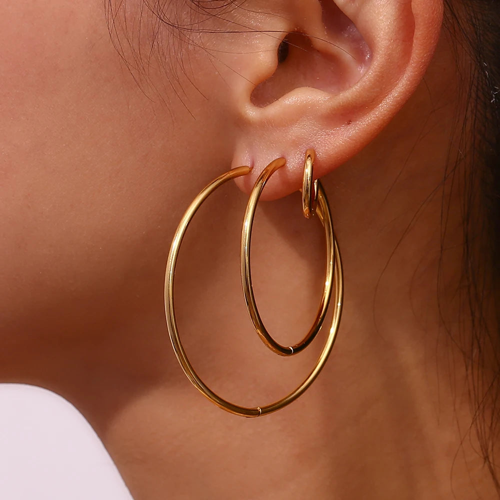 Maia 18K Gold Minimalist Hoop Earrings