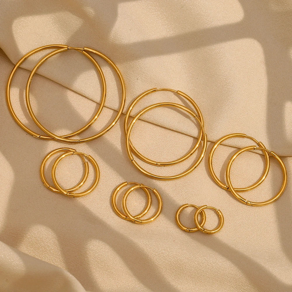 Maia 18K Gold Minimalist Hoop Earrings
