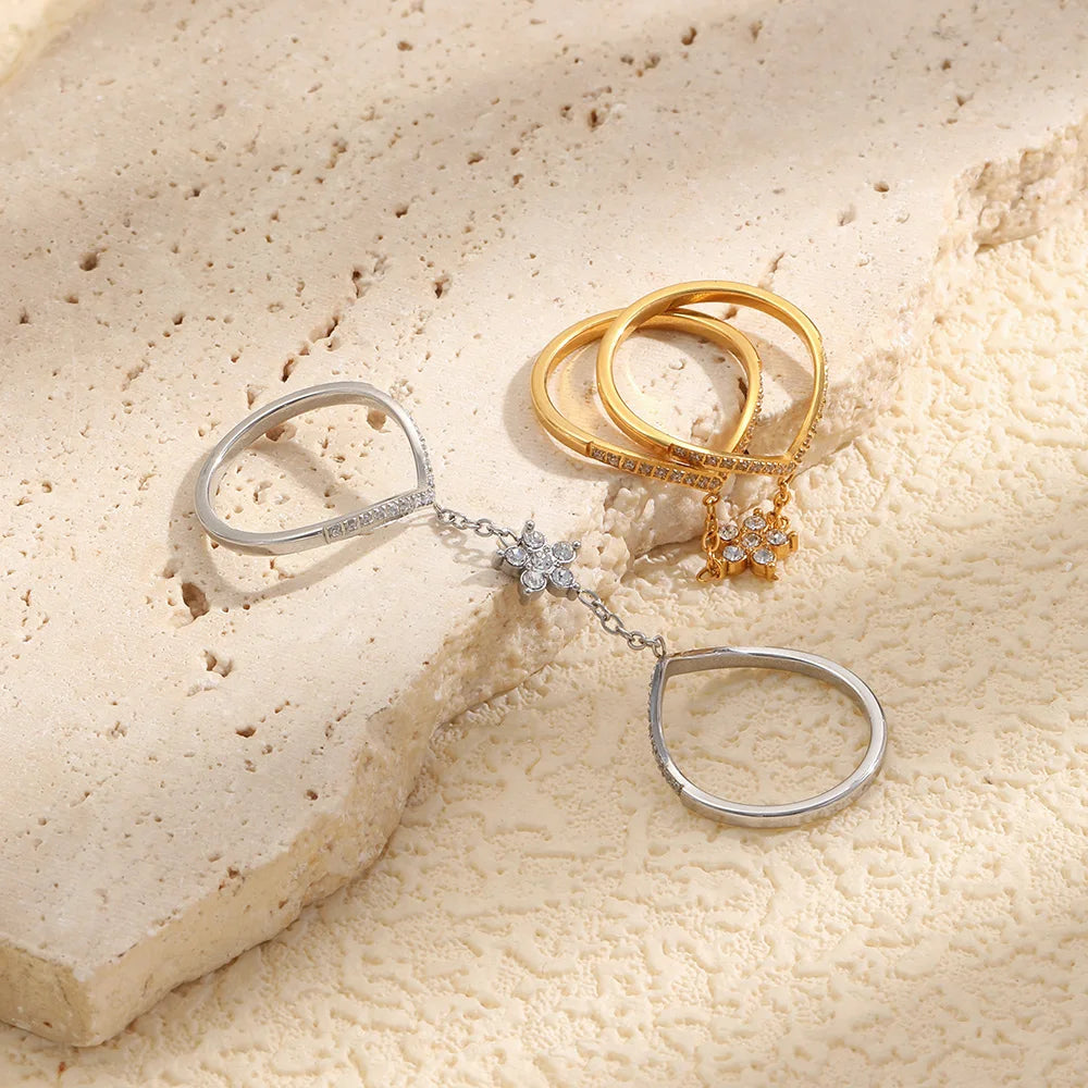 Grian CZ Flower Linked Double Ring