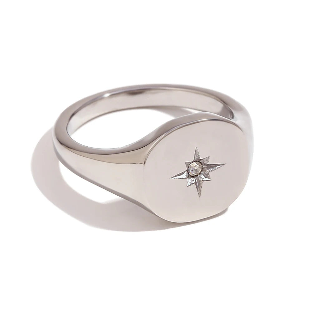 Sól 18K Gold North Star Signet Ring