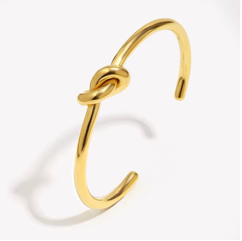 Hera 18K Gold Knot Cuff Bangle