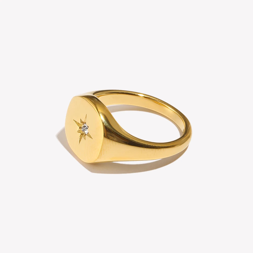 Sól 18K Gold North Star Signet Ring