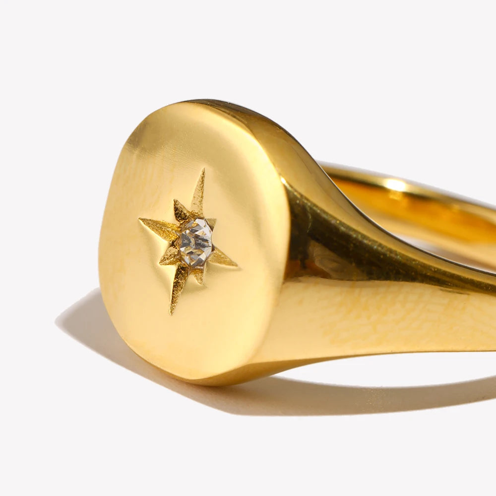 Sól 18K Gold North Star Signet Ring