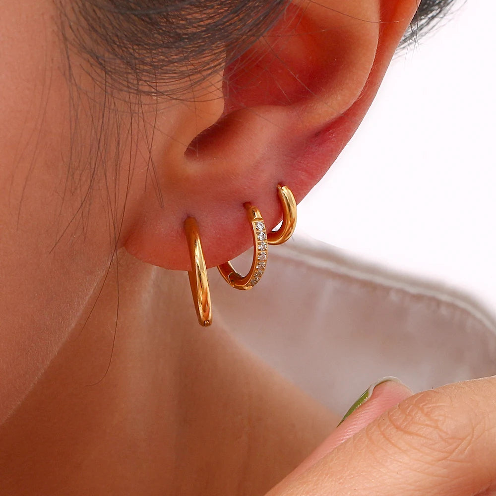 Metis 18k Gold Crystal Pave Huggie Hoops